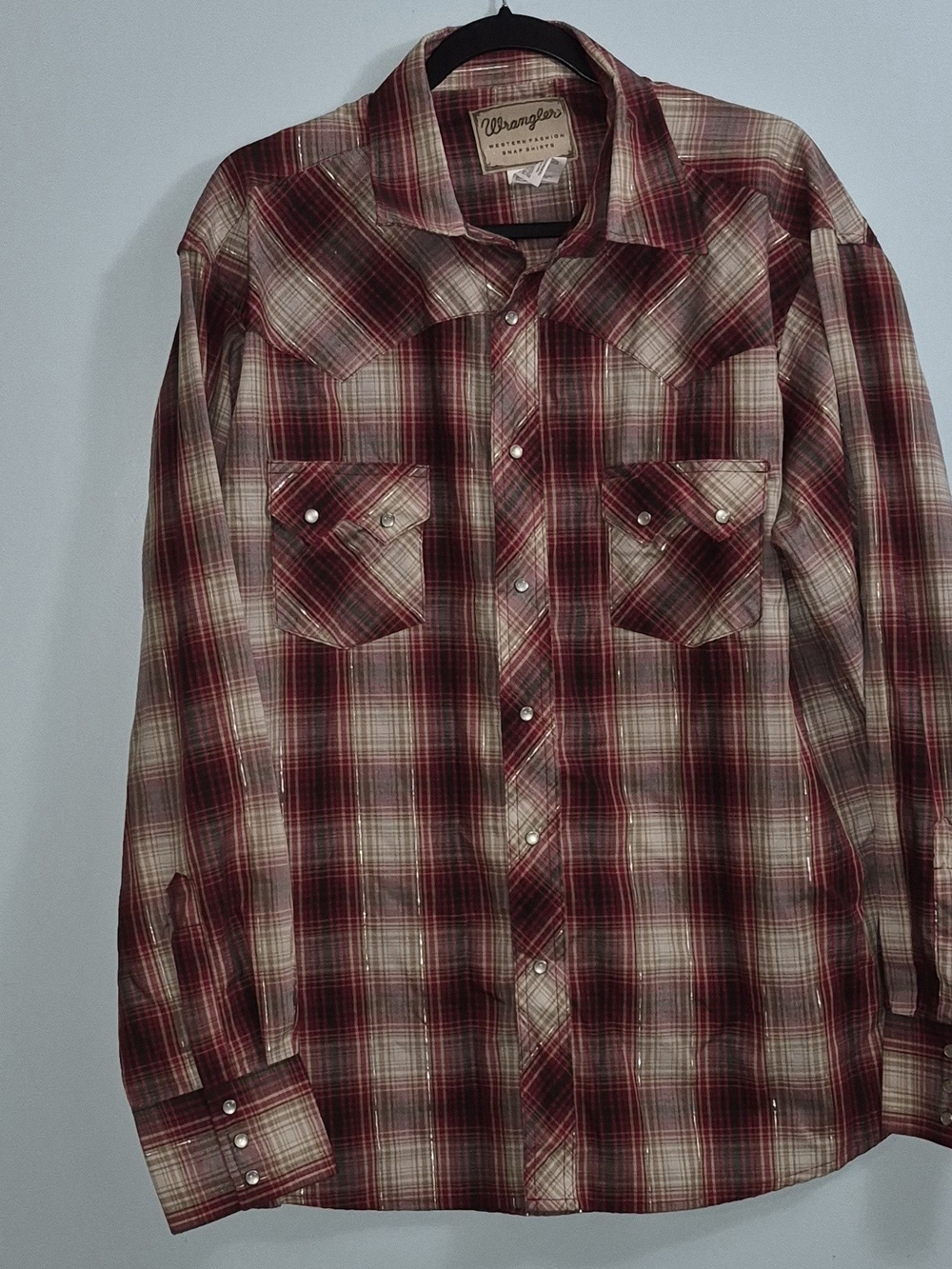 Wrangler Men’s Red and Cream Plaid Button-Down Western Shirt